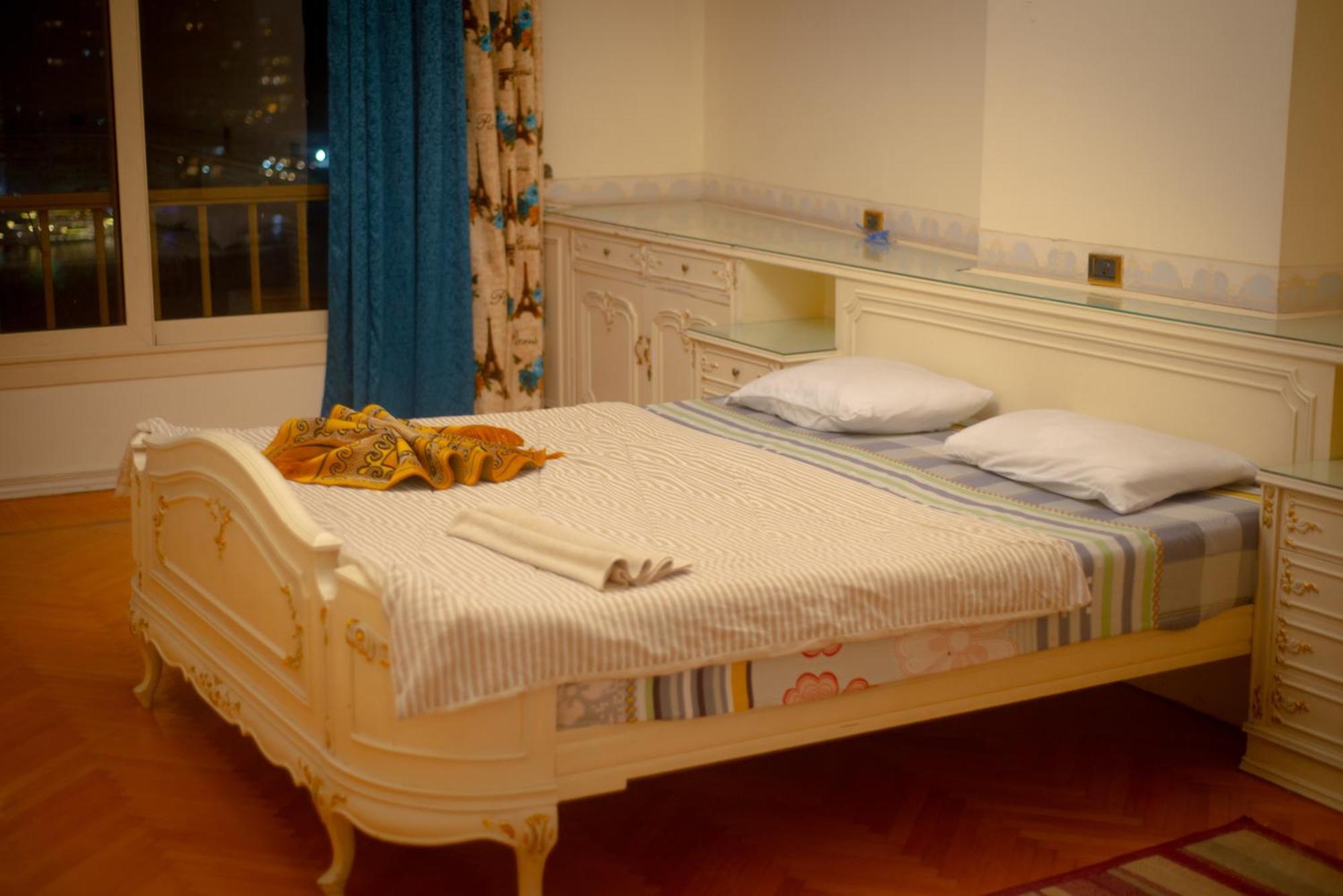 Hotel Nile Sky And El Cairo